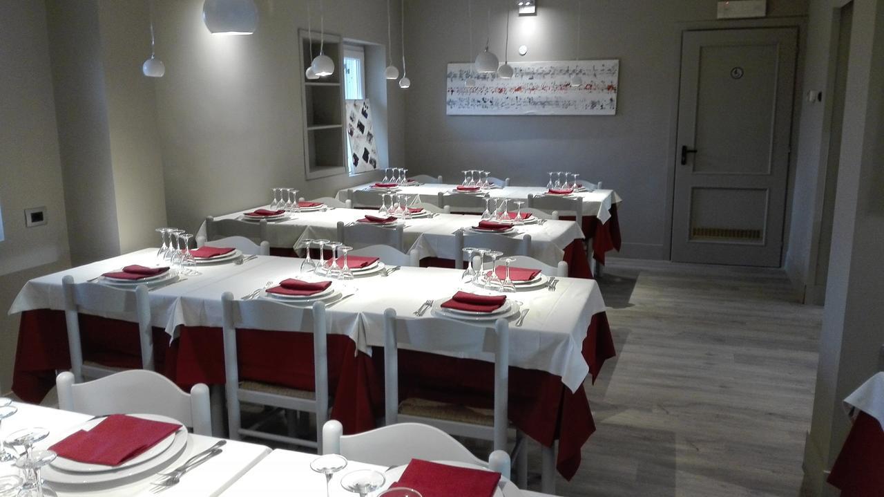 Hotel & Ristorante L'Angoletto In Selci Selci  Exterior foto